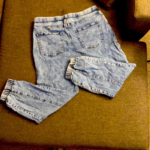 ✨𝔹𝕠𝕪𝕗𝕣𝕚𝕖𝕟𝕕 𝕁𝕖𝕒𝕟𝕤 💙👖🤍 - Picture 2 of 3